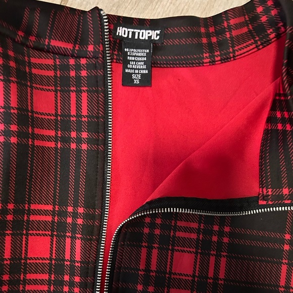 Cute emo skirt - Picture 3 of 4